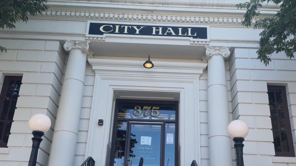 Hollister cancels town hall meetings amid outcry over layoffs, budget woes — CBS Bay Area (KPIX), Sonoma Government news