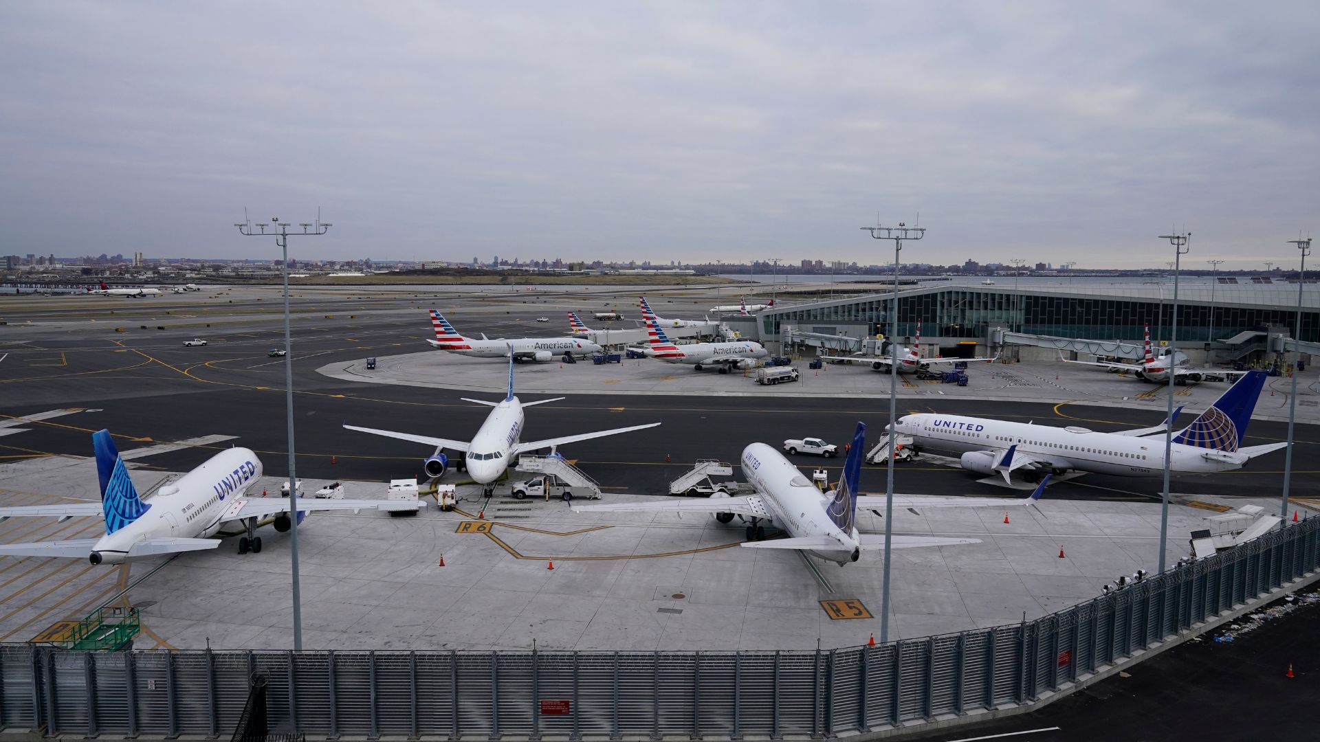 FAA investigating close call at New York City's LaGuardia Airport between Delta flight, business jet
— ABC 7 Bay Area, Sonoma Business news