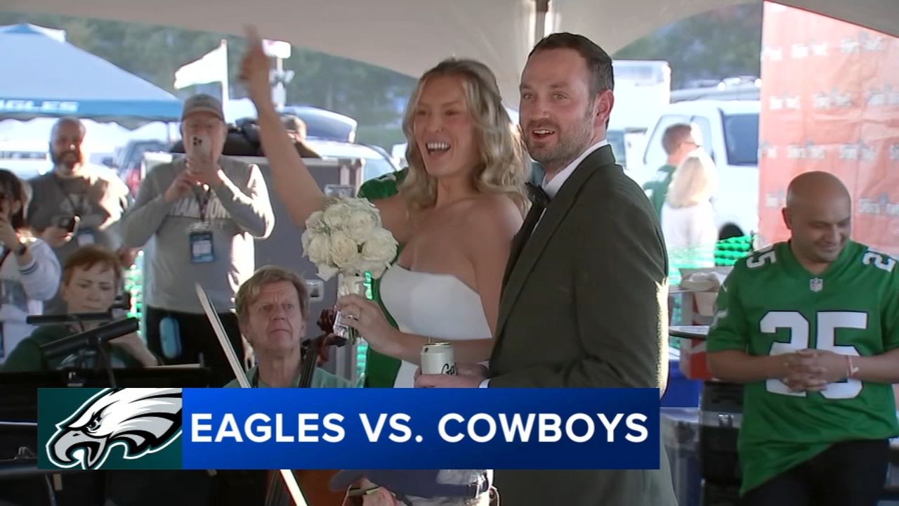 Chicago couple Lindsey Carl, Brandon Byrd get married at Philadelphia Eagles tailgate before MNF
       — Sonoma Community news