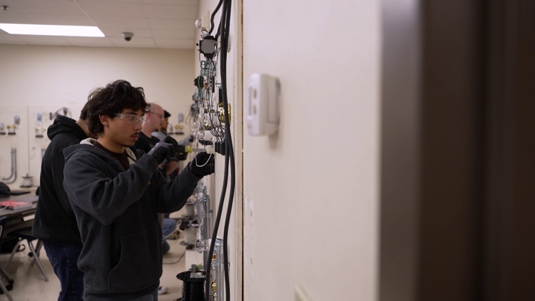 Data center boom leads to surge in demand for electricians — and interest in joining trade — WFAA (Dallas-Fort Worth), Sonoma Technology news