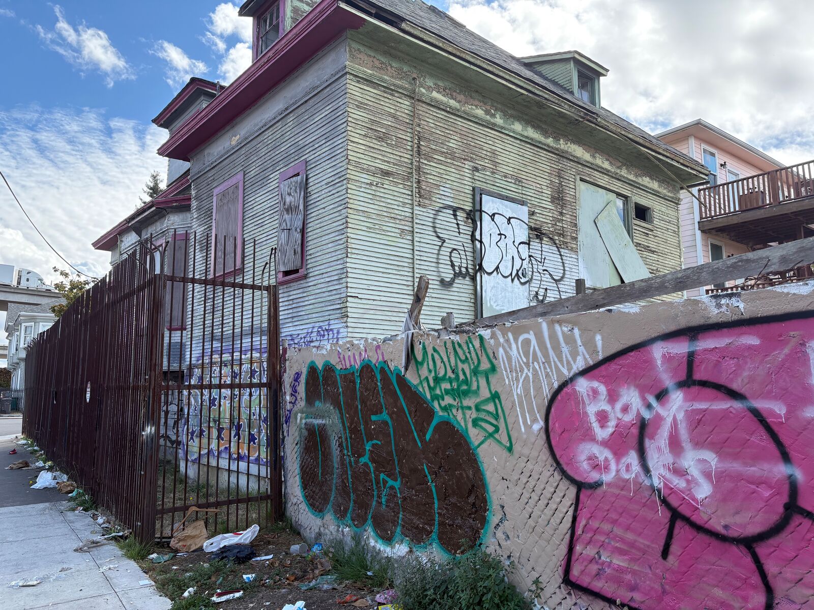 Blighted property owners now face $10K daily fines in Oakland — The Oaklandside, Sonoma Real Estate news