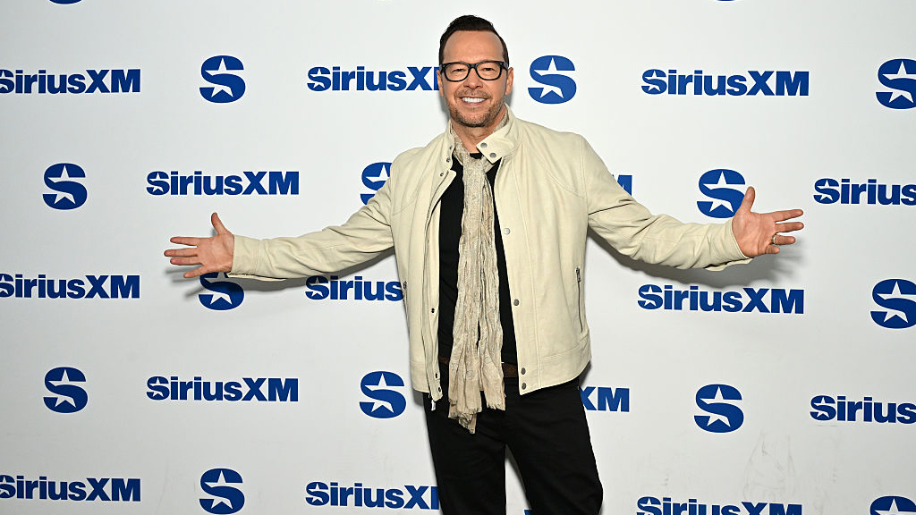 Donnie Wahlberg says he was aboard private jet that ran off Vegas runway: 'God covered us' — KTVU FOX 2 Bay Area, Sonoma Community news